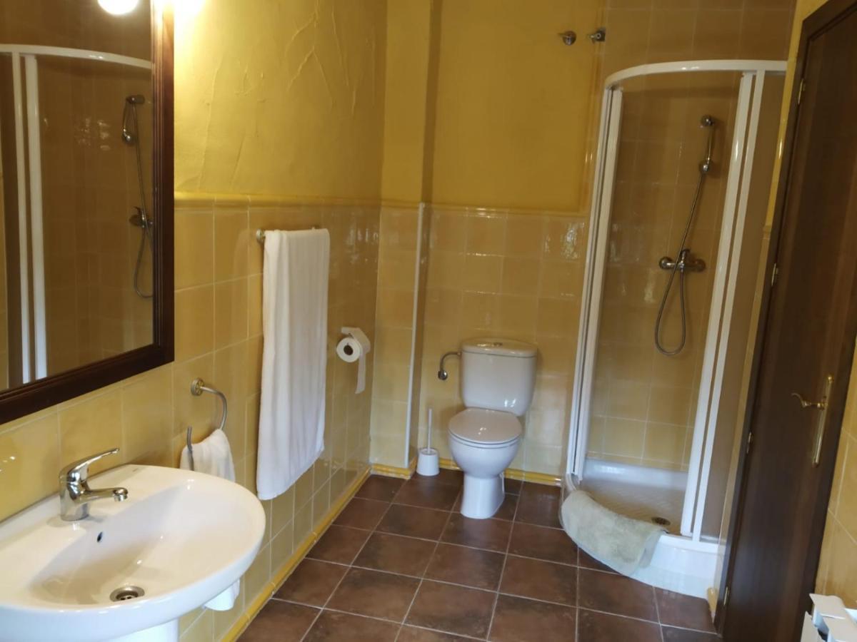 Viv. De Uso Turístico Fuente el Tejo - Casa Ana Burgohondo Exterior foto