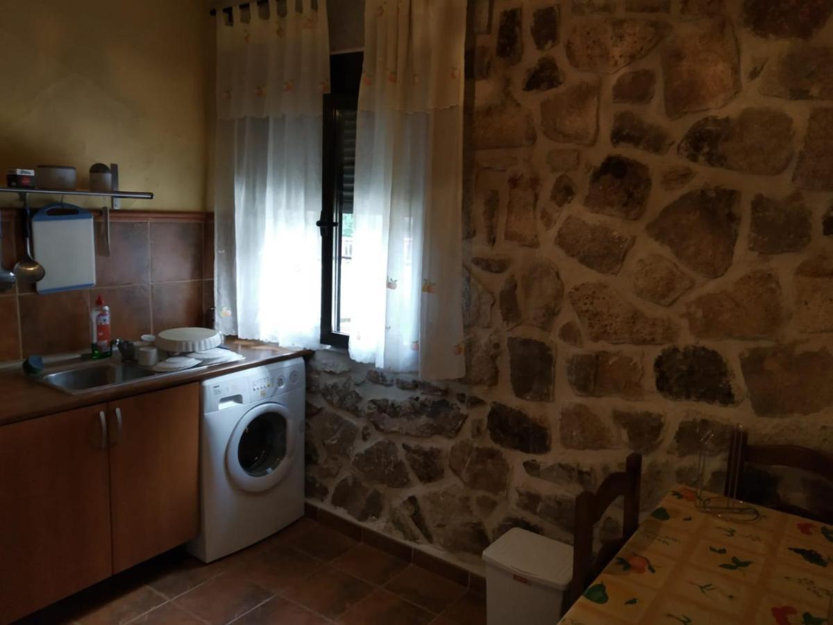 Viv. De Uso Turístico Fuente el Tejo - Casa Ana Burgohondo Exterior foto