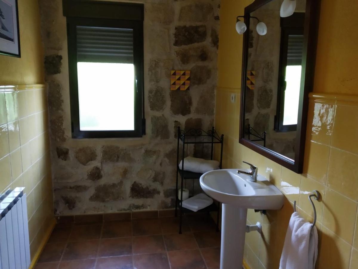 Viv. De Uso Turístico Fuente el Tejo - Casa Ana Burgohondo Exterior foto
