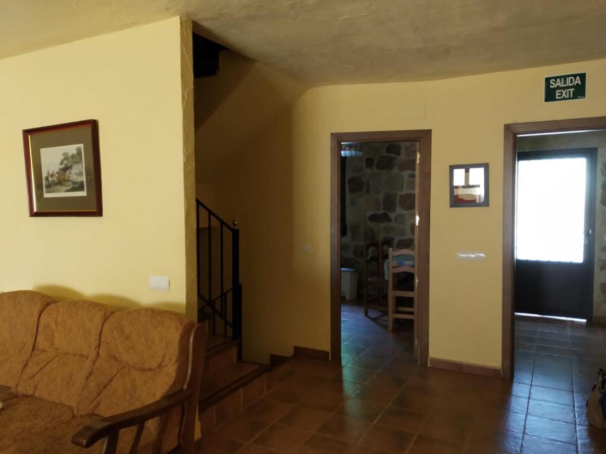 Viv. De Uso Turístico Fuente el Tejo - Casa Ana Burgohondo Exterior foto